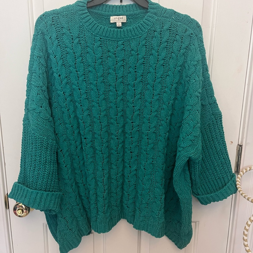 Umgee cable knit sweater Size Large